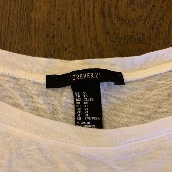 Two women’s shirts - Picture 3 of 5